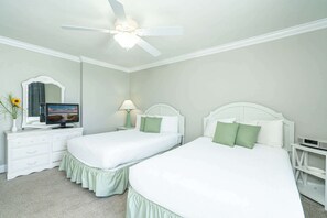 2 室のベッドルーム、デスク、アイロン / アイロン台、WiFi