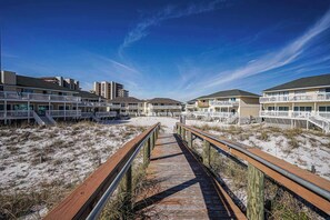 Exterior - Spend Christmas on the Beach — Book Now! (Destin)