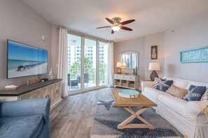 TV, DVD player - Spend Christmas on the Beach — Book Now! (Destin)