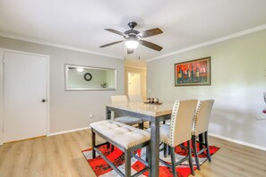 Dining - Deck & Game Room: Family Home in Stockbridge! (Stockbridge)