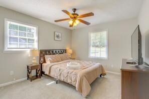 6 bedrooms, iron/ironing board, WiFi, bed sheets