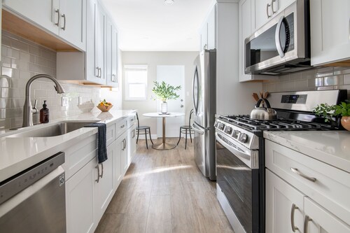 Seashore Suites by AvantStay – Modern Comfort Steps from La Jolla Cove