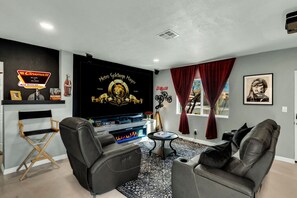 Games room - Desert Hollywood UofA (Tucson)