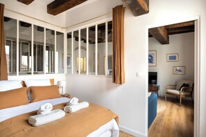 2 chambres, fer et planche à repasser, draps fournis