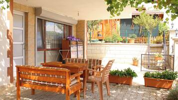 ์คํ ๋ค๋ ์ํํธ | 1 ๊ฐ์ ์นจ์ค, ๋ฌด๋ฃ WiFi