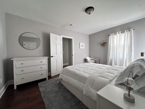 2 bedrooms, desk, iron/ironing board, WiFi - Charming 2bedroom Apt walking distance to Downtown Rahway & Train Station to NYC (Rahway)