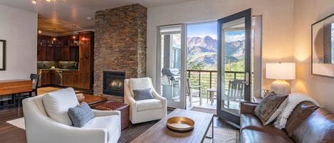 TV, fireplace, stereo