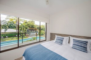 3 bedrooms, desk, iron/ironing board, free WiFi