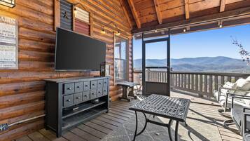 Fireplace, DVD player