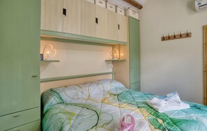 1 Schlafzimmer, Reisekinderbett, kostenloses WLAN, Bettwäsche