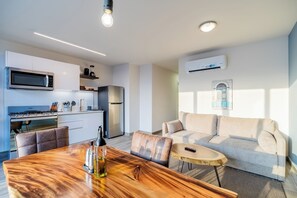 Interior - One Bedroom Aparment in Casco View (Panamá)