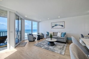 Unclassified image, 3 of 40, button - Solana Sunset – Stunning Beachside Retreat for 4! (Solana Beach)