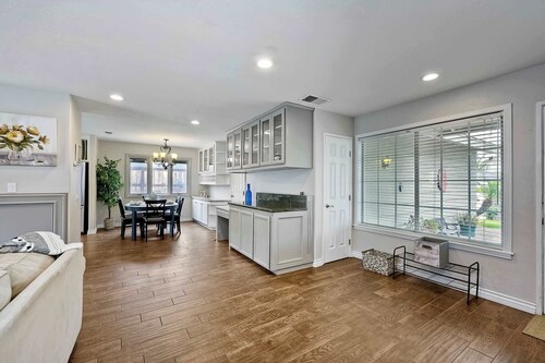 Carlsbad Charm – 3 BDR Stunner!