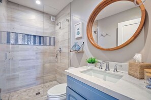 Shower, hair dryer, towels, shampoo - Seaside Sunset Summar (Carlsbad)