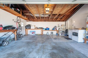 Interior - Family Retreat - Pet Friendly | Beach | Legoland (Oceanside)