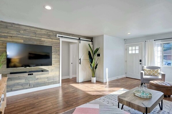 TV, DVD player, books, offices