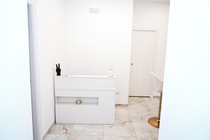 In-room safe, desk, soundproofing, free WiFi - Lifestyle Naples B&B (Naples)