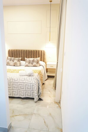 In-room safe, desk, soundproofing, free WiFi - Lifestyle Naples B&B (Naples)