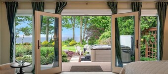 The Blue Heron on Lake Michigan, private  beach,  hot tub, indoor fireplace, and outdoor fire table.  Fully stocked home including beach towels and chairs.  Great house for  summer vacations and NOTRE DAME game weekends.