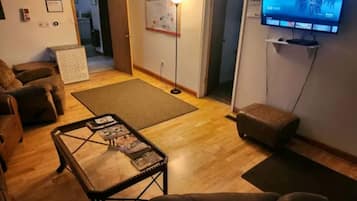 Una televisión, videojuegos