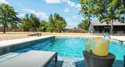 Hot Tub Pool Firepit Gameroom Guesthouse