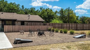 Property amenity - Hot Tub Pool Firepit Gameroom Guesthouse (Manor)
