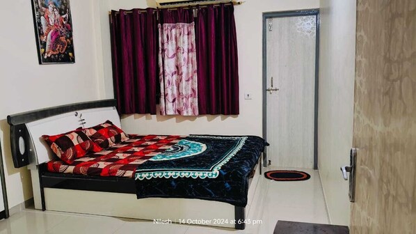 2 bedrooms, bed sheets