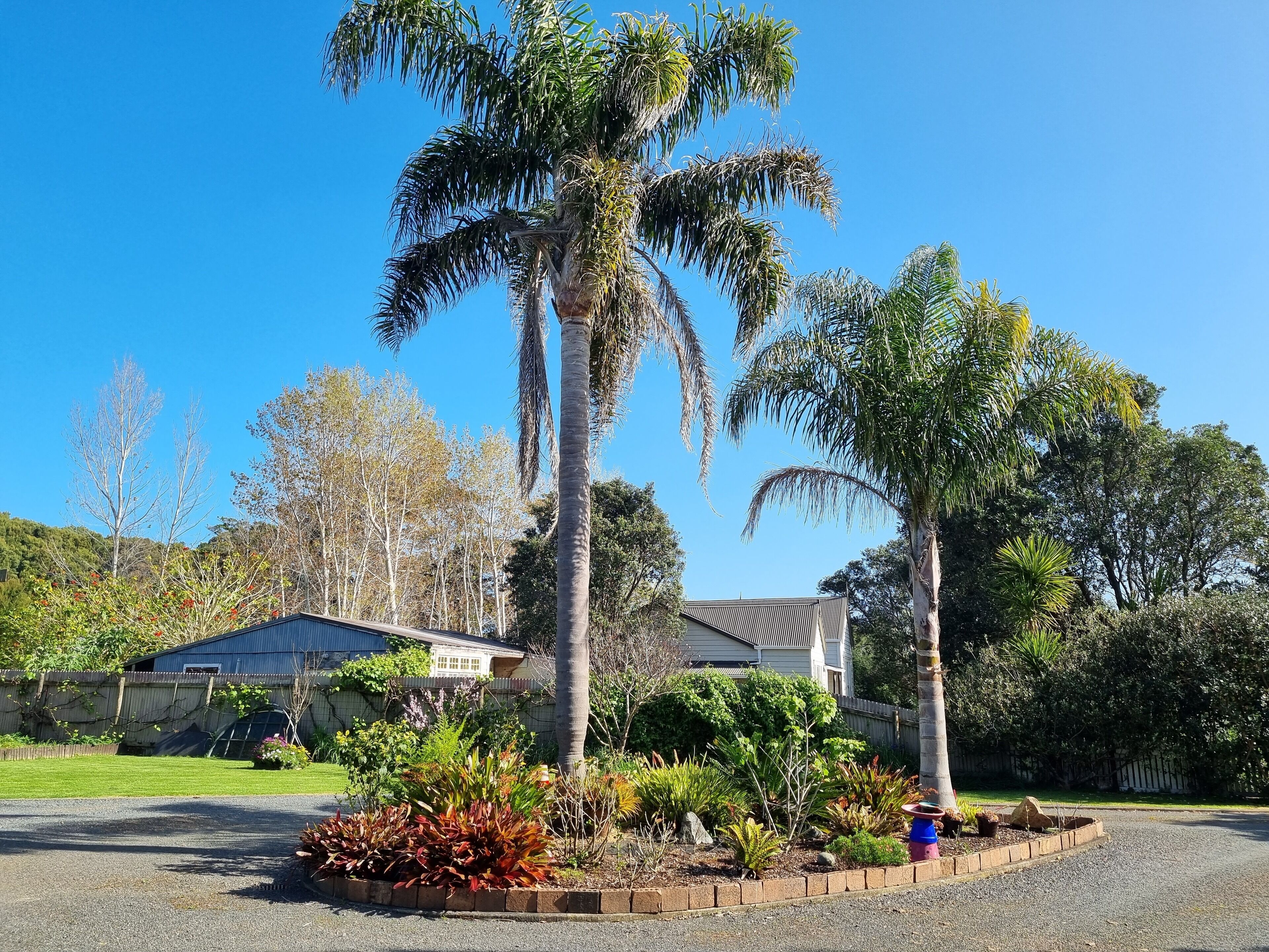 Driveway Centre Piece Garden
