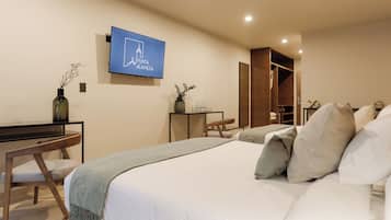 Habitación doble Premium | Caja de seguridad en la habitación, cortinas blackout y insonorización