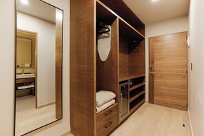 Een kluis op de kamer, verduisterende gordijnen, geluiddichte muren