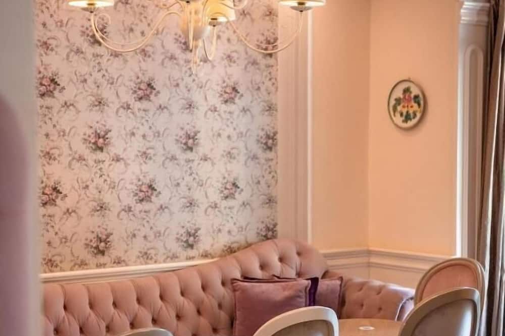 Amorino Tirana B&B