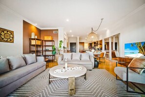 Smart TV, books, stereo