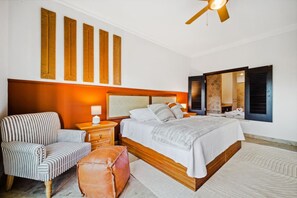 2 habitaciones, caja de seguridad en la habitación y escritorio 