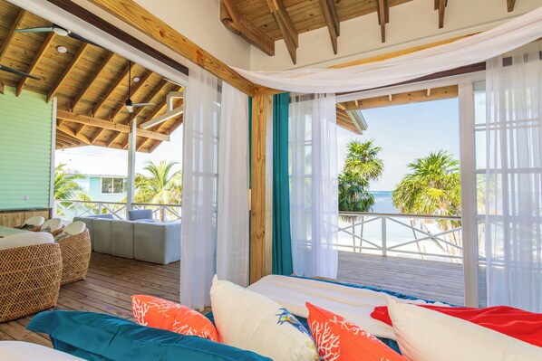 Interior - Dakota Breeze (José Santos Guardiola)