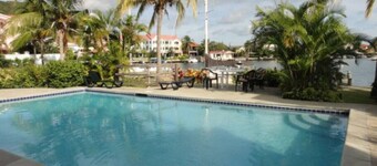 Bay View Condominium No 10