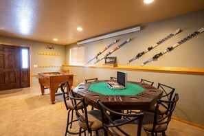 Game room - Mountain Lodge*ATV Trails*Hiking*Beautiful View! (Lead)
