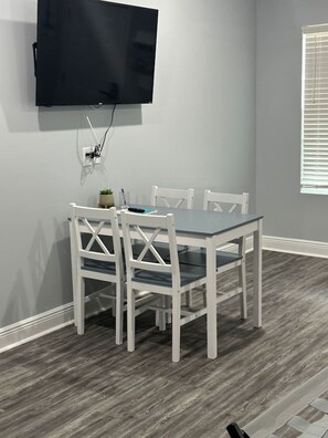 تناول الطعام