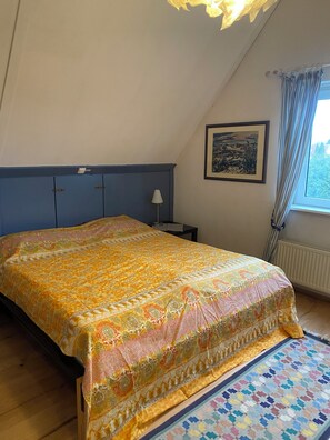 3 habitaciones, escritorio, tabla de planchar con plancha y wifi 