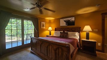 1 bedroom, desk, iron/ironing board, WiFi