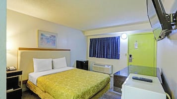 Single Room, 1 Single Bed, Non Smoking | Desk, iron/ironing board, free WiFi, bed sheets