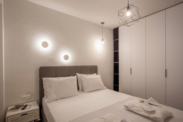 Departamento de lujo, lanai | 1 habitación, ropa de cama de alta calidad y cortinas blackout 