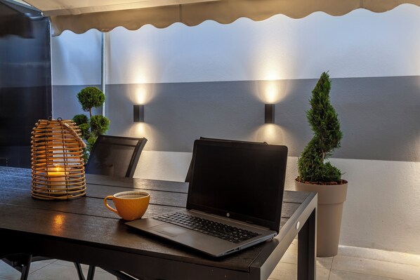 Apartamento superluxo, varanda coberta | Terraço/pátio