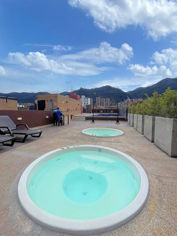 مغطس سبا خارجي