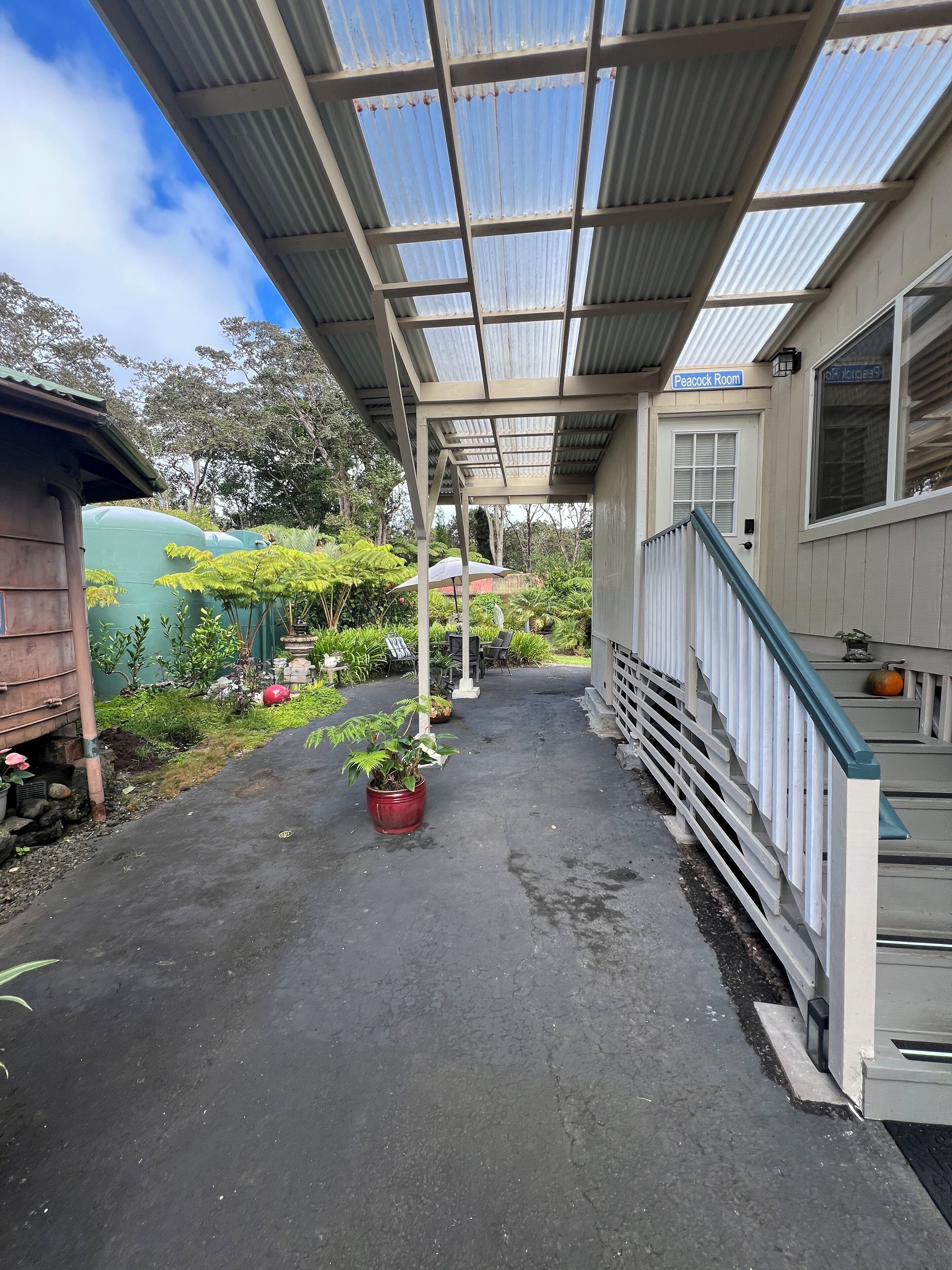 المنطقة المحيطة بالمنشأة