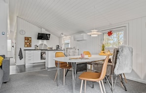 Dining - Stunning home in Hemmet with sauna (Hemmet)