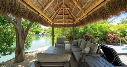 Stunning 3BR Lower Keys Remodel, Waterfront with 90-fT dock & private pool