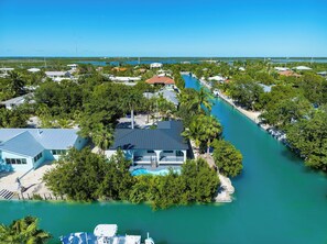 Exterior - Stunning 3BR Lower Keys Remodel, Waterfront with 90-fT dock & private pool (Cudjoe Key)