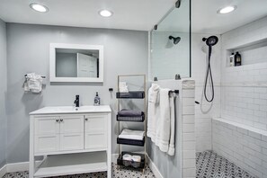 Superior-Haus, Meerblick | Badezimmer | Kostenlose Toilettenartikel, Haartrockner, Handtücher, Seife