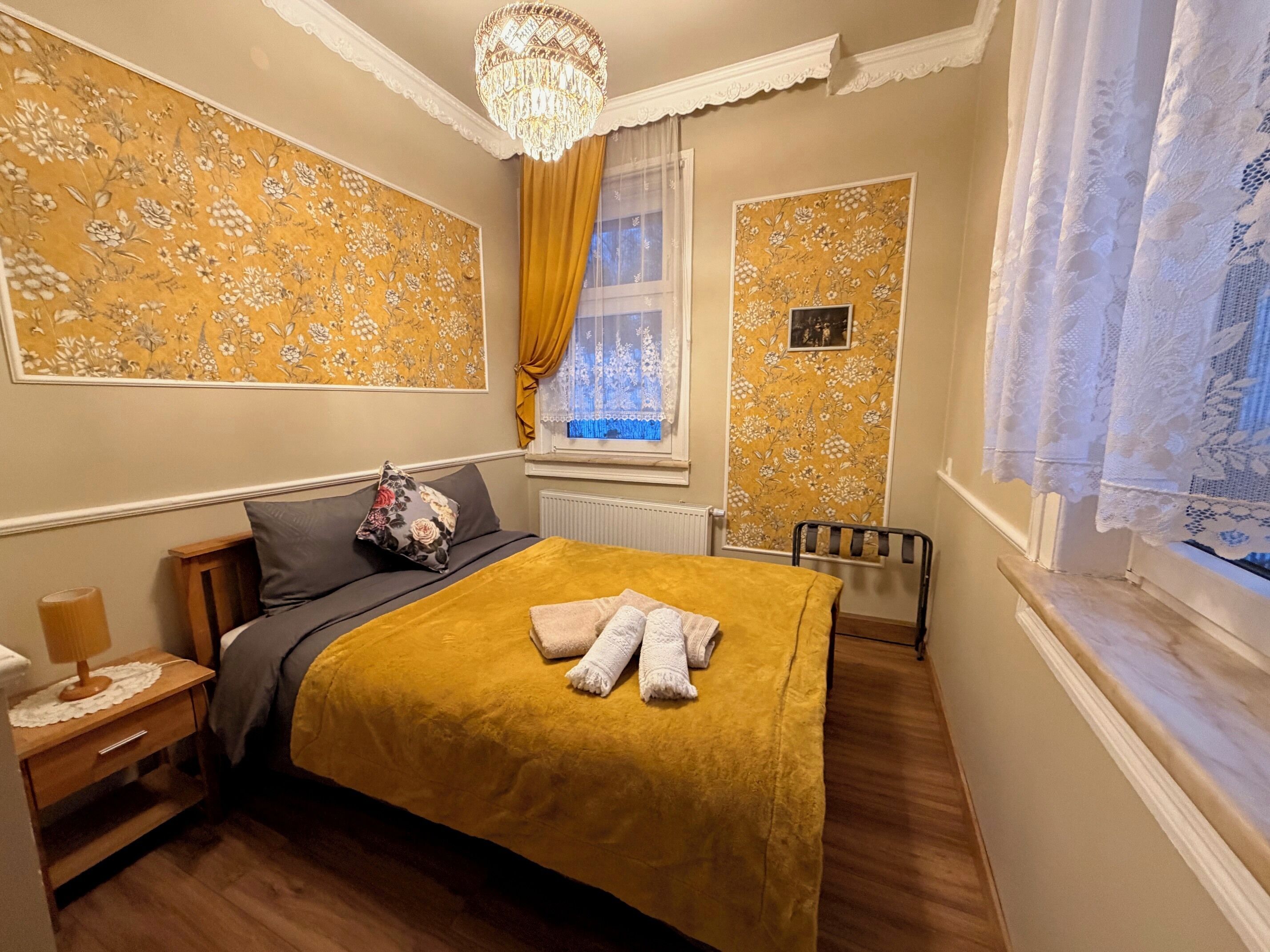 클래식 더블룸 | 저자극성 침구, 템퍼페딕 침대, 각각 다른 스타일의 인테리어, 각각 다르게 가구 비치