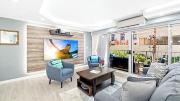 Family Apartment, 2 Bedrooms, 2 Bathrooms (0139) | Living area